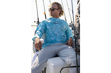 Image of HUK Performance Fishing Airweight Hoodie Kc Printed - Mens
