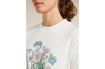 Image of Icebreaker Merino 150 Tech Lite Short Sleeve Crop NZ Flora T-Shirt - Womens