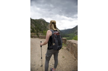 Image of ALPS Mountaineering Hydro Trail 15, gray/chili, 15L / 953 cu in, 6032049
