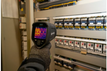 Image of FLIR Systems E8 Pro Infrared Camera with Ignite Cloud, 320x240 pixels, Black, 13303-0302