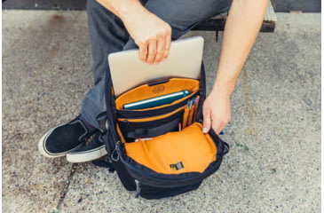 Image of Gregory Rhune 20L Pack, Carbon Black, One Size, 143375-6404