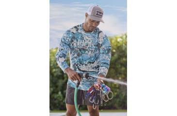 Image of HUK Performance Fishing Mossy Oak Pursuit Long Sleeve - Mens, Mossy Oak Elements Hydro Wahoo, Medium, H1200228-935-M
