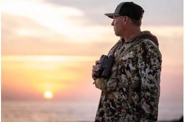 Image of Leica Geovid R 10x42mm Rangefinder Binocular, LED, Black, 40812