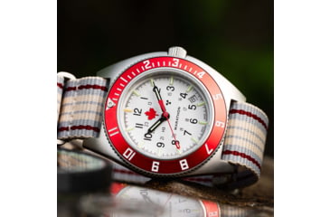 Image of Marathon Adanac Maple Steel Navigator w/ Date Automatic Unisex Watches, Sapphire, 41mm, Red,, Red and White, WW194030SS-1601