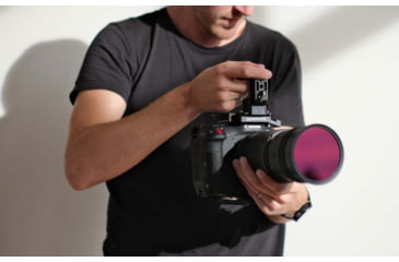 Image of Moment 1.33x Anamorphic Lens Adapter, Black, 67mm,72mm,77mm,82mm, 133-000