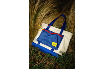 Image of Long Weekend Tote, 19L, Creme-Multi, 213-025