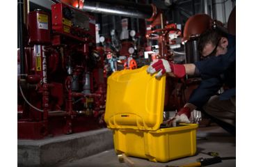 Image of Nanuk Case w/foam, Yellow, Large, 933S-010YL-0A0