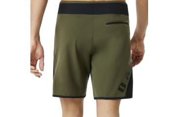 Image of Oakley SI Floater Angle Block 18 Inches Short - Mens, Blackout, 36, 482455-02E-36