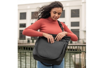 Image of Peak Design Everyday Tote v2, 15 Liters, Black, BEDT-15-BK-2