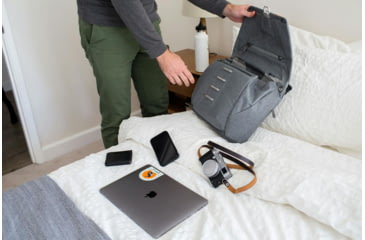 Image of Peak Design V2 Everyday Messenger, 13 Liters, Ash, BEDM-13-AS-3