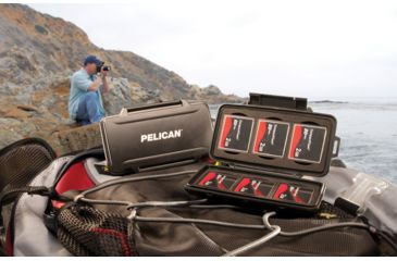 Image of Pelican 0945 Memory Card Micro Cases for 6 Compact Flash Cards 0940-015-110