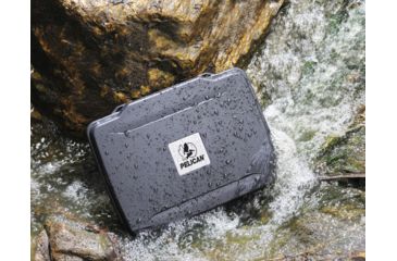 Image of Pelican 1055CC Hardback Case w/ Liner for E-Readers and 7in Tablets, Black 1055-003-110