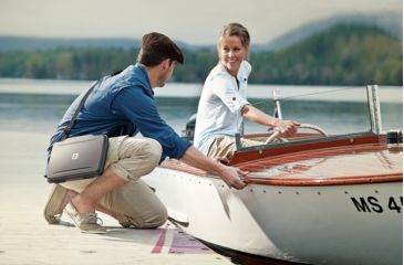 Image of Pelican 1075 HardBack Case, no Foam, Black, 1070-001-110