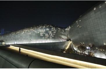 Image of Rokinon Cine DS 10mm T3.1 Cine Camera Lens for Canon EF-S, Black DS10M-C