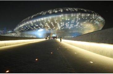 Image of Rokinon Cine DS 10mm T3.1 Cine Camera Lens for Canon EF-S, Black DS10M-C