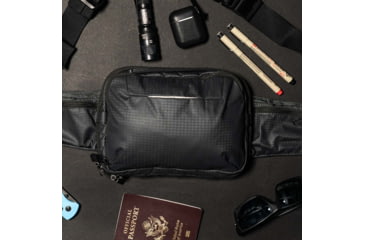 Image of SOG Specialty Knives &amp; Tools Surrept/04 Cs Waistpack - Charcoal - 86-71-01-31