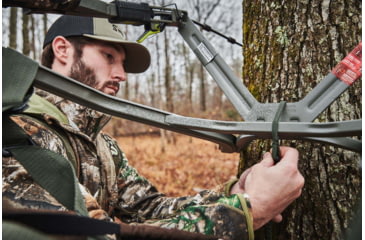 Image of Summit Viper Level Pro SD Treestand, RealTree Timber Camo, SU81141