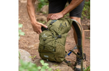 Image of TETON Sports Oasis 22L Hydration Pack with 3L Bladder, Olive, 2102SCOL