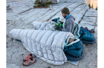 Image of Therm-a-Rest Vesper 20F/-6C Quilt Sleeping Bag, Regular, Vapor, 10703