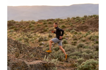 Image of Topo Athletic MTN Racer 2 Trailrunning Shoes - Mens, Mango/Black, 9, M047-090-MANBLK