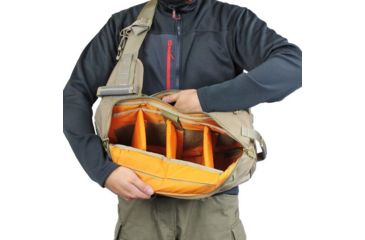 Image of Vanquest Gear PILUM VSlinger Right-Shoulder-Carry Slingpack, Coyote Tan, Large 761288CT