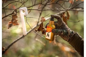 Image of Wildlife Research Center Golden Estrus Elk Deer Scent, 4 FL OZ 470-4