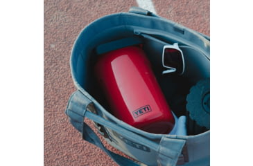 Image of Yeti Silo Half Gallon Jug w/MagDock Chug Cap