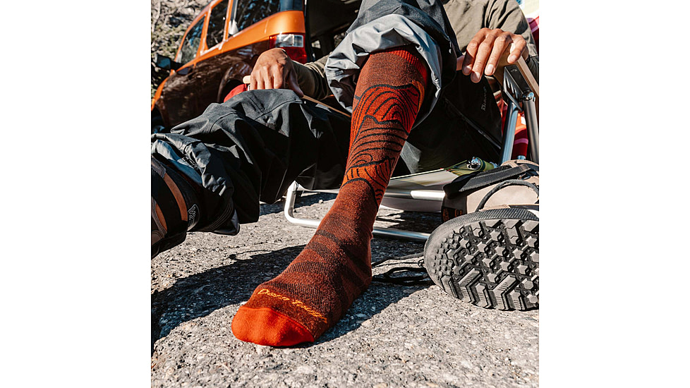 Darn Tough Titan OTC Lightweight With Cushion - Mens, Fireball, Medium, 8050-FIREBALL-M-DARN