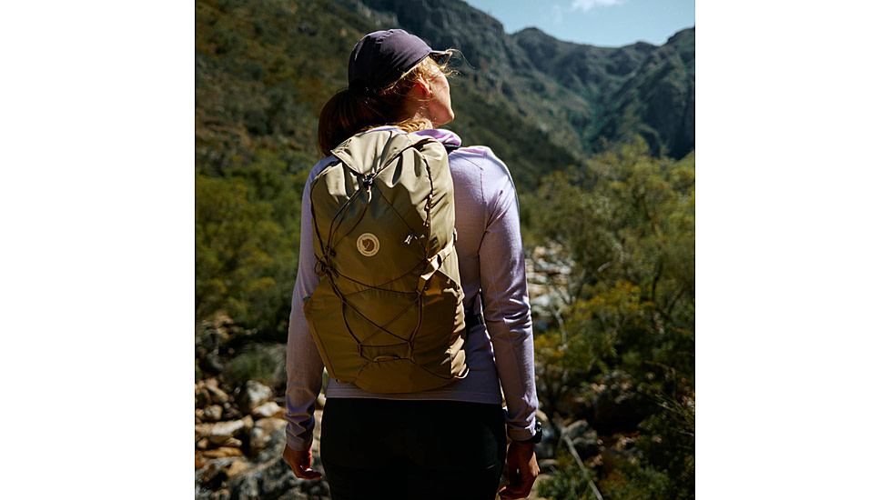 Fjallraven Abisko Hike Lite 20L Backpack, Small/Medium Strap