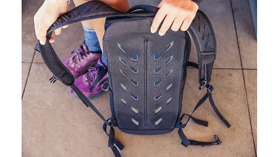 Gregory Nano 18L Daypack - Mens, Moab Tan, One Size, 153057-A546