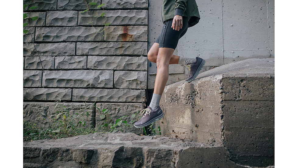 Vasque Breeze LT NTX Low Hiking Shoes - Women's, Regular, Sparrow, 7.5, 07497M 075