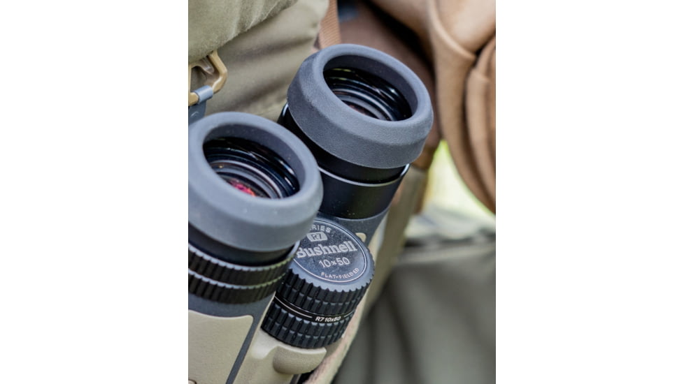 Bushnell R7 10x50mm ED Roof Prism Binoculars