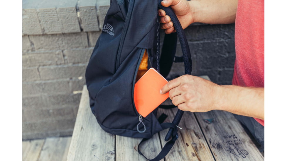 Gregory Rhune 20L Pack, Carbon Black, One Size, 143375-6404