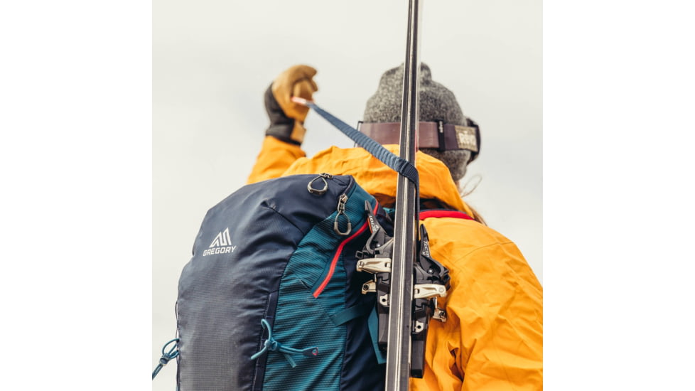 Gregory Targhee FT 24 Pack, Spark Navy, Medium/Large, 139431-8885