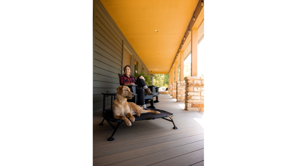 Higdon Outdoors MOmarsh Home Cot Breeze Elevated Pet Bed A31F740A