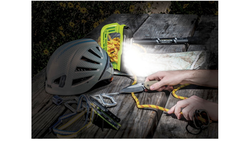 Kilimanjaro Gear LED Carabiner Light, Green, 120 Lumens, 3 AAA Included KJ910076