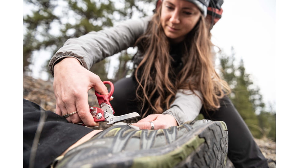 Leatherman Raptor Response Multi-Tool, Crimson, 832963