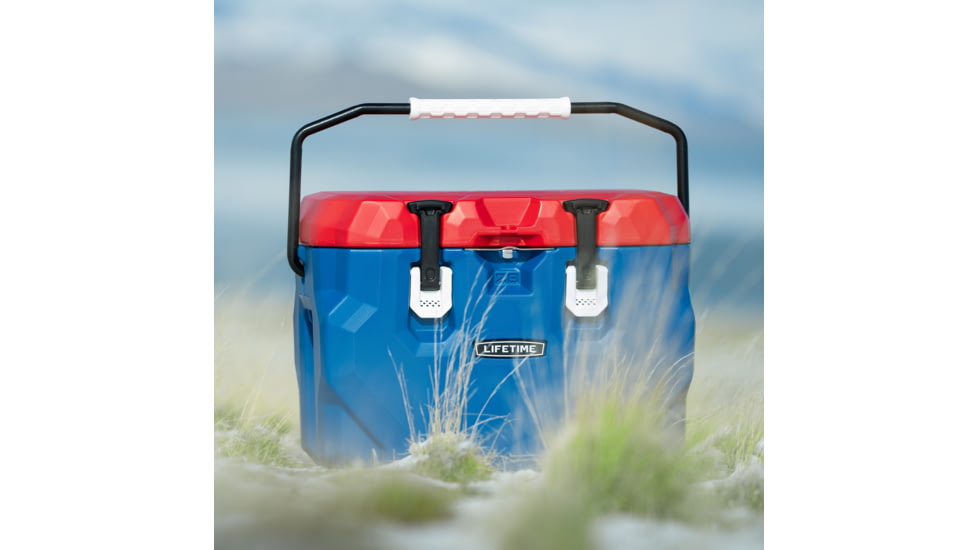 Lifetime Products 28 Quart Heavy-Duty Hard Cooler