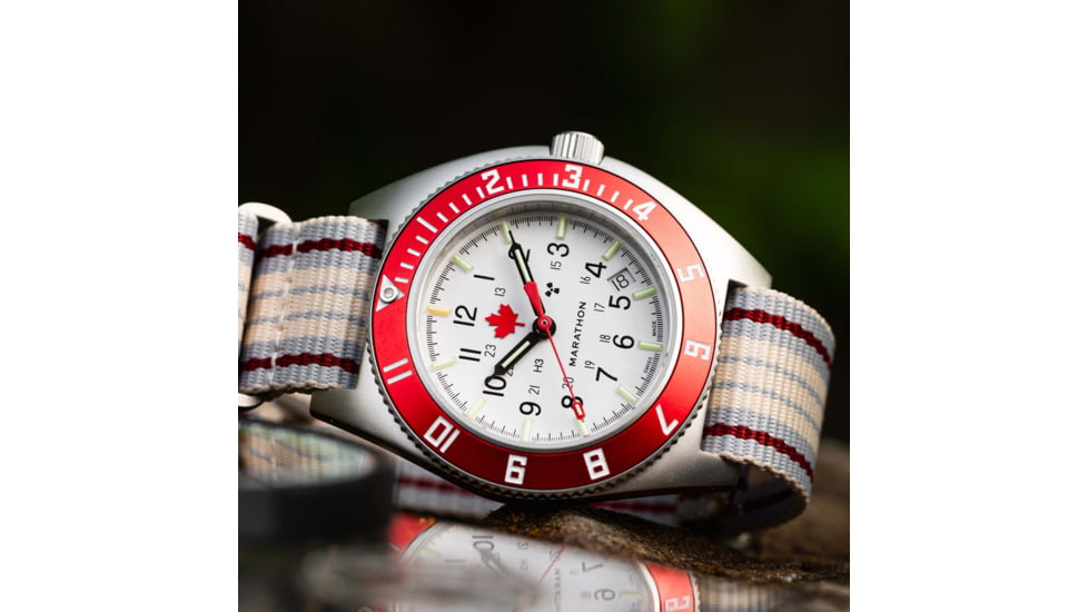 Marathon Adanac Maple Steel Navigator w/ Date Automatic Unisex Watches, Sapphire, 41mm, Red,, Red and White, WW194030SS-1601