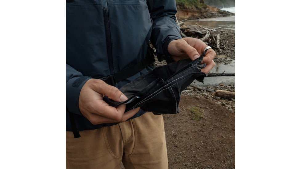 Matador Mini Pocket Blanket, Black, MATS5001BK