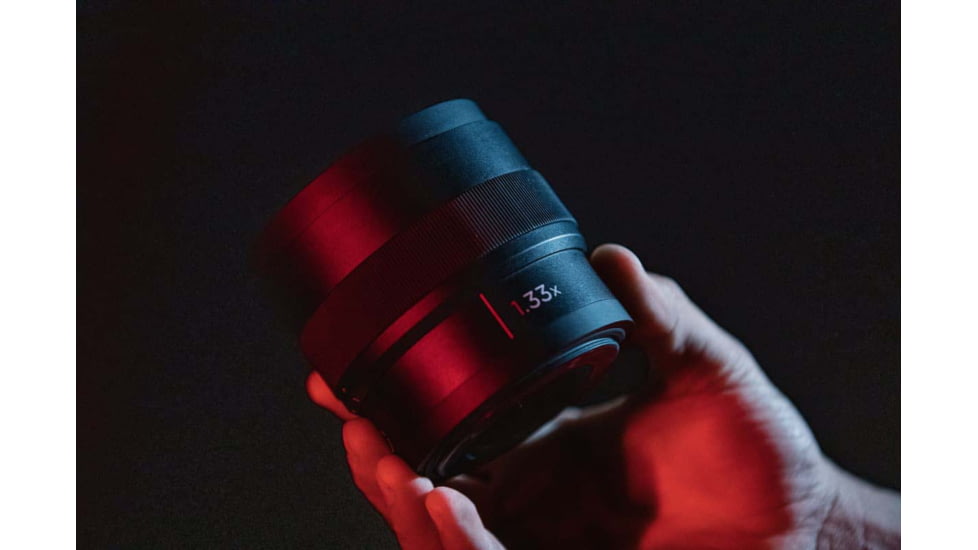 Moment 1.33x Anamorphic Lens Adapter, Black, 67mm,72mm,77mm,82mm, 133-000