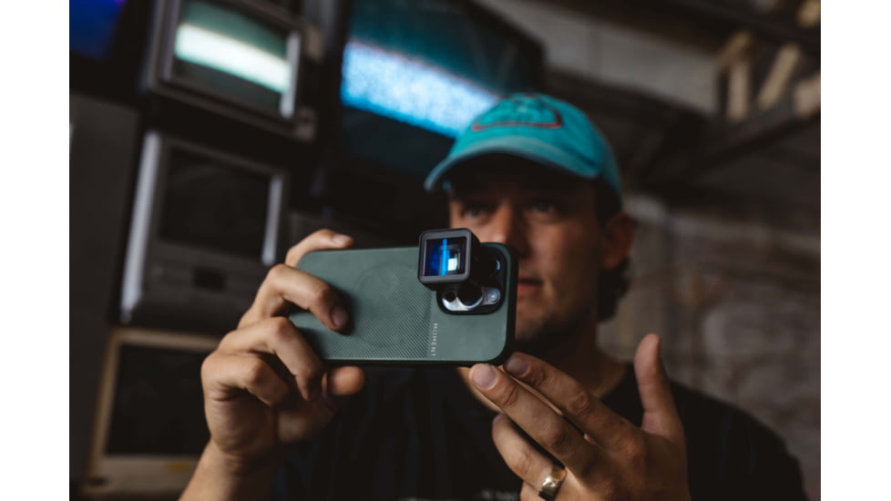 Moment 1.33x Anamorphic Lens, Blue Flare, 130-103