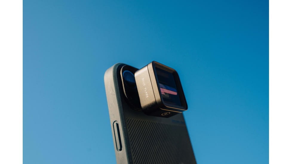 Moment 1.33x Anamorphic Lens, Blue Flare, 130-103