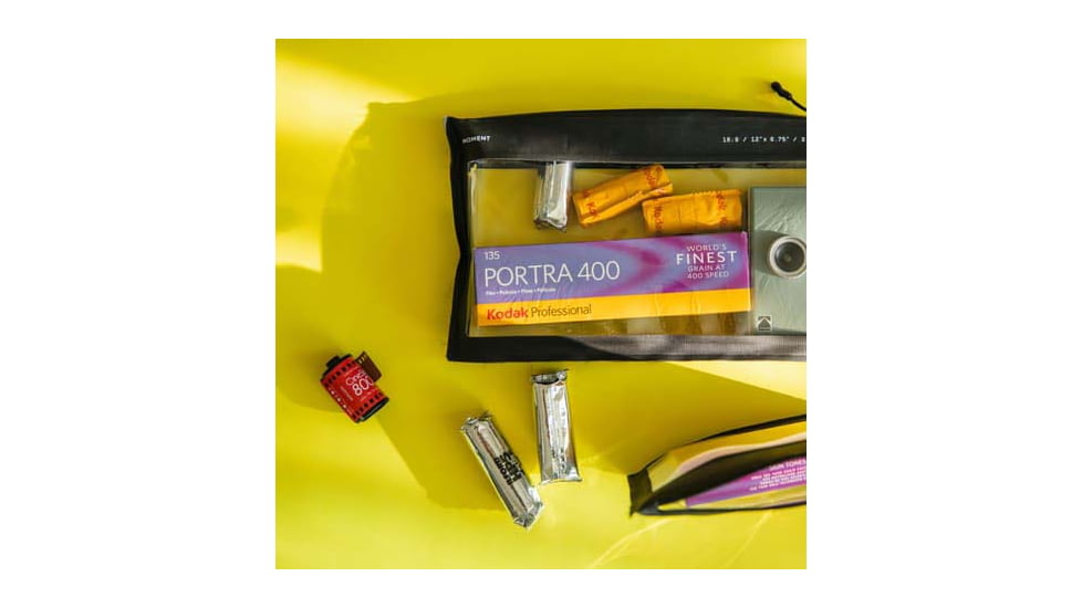 Moment Reusable Travel Film Pouch, Medium, Black, 106-188