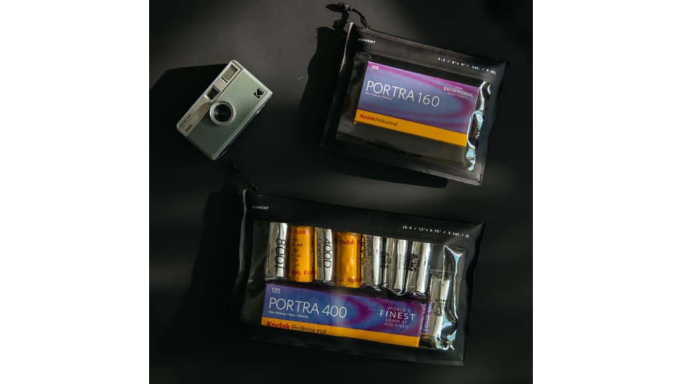 Moment Reusable Travel Film Pouch, Medium, Black, 106-188