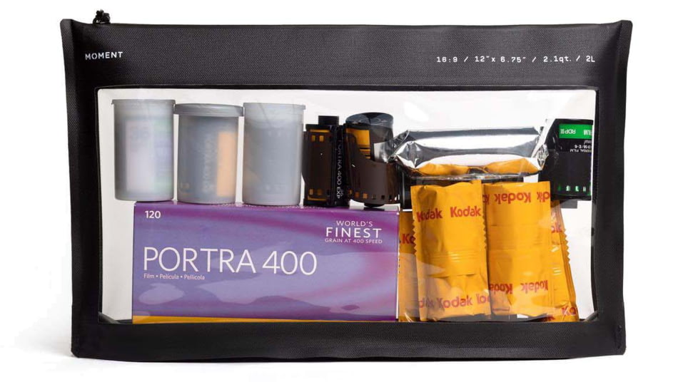 Moment Reusable Travel Film Pouch, Medium, Black, 106-188