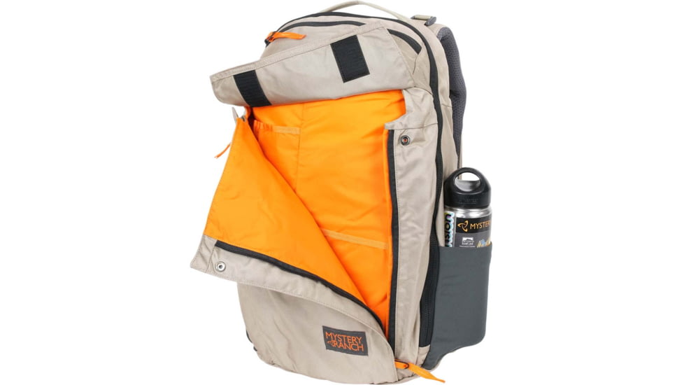 Mystery Ranch District 24 Pack, Hummus, One Size, 112770-250-00