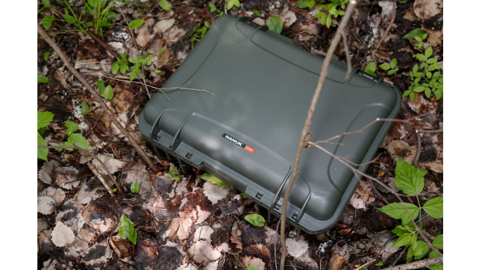 Nanuk 930 Water/Crush Proof Case w/Padded Divider - Olive, 930S-020OL-0A0