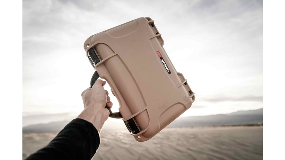 Nanuk 909 Protective Case w/ Cubed Foam