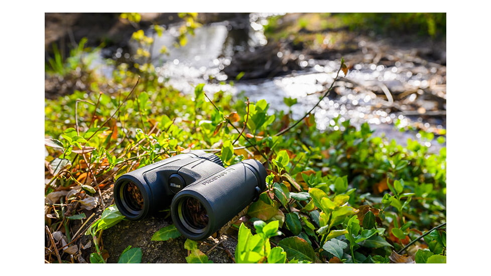 Nikon PROSTAFF P7 10x42mm Binocular, Roof Prism, Black, 16773